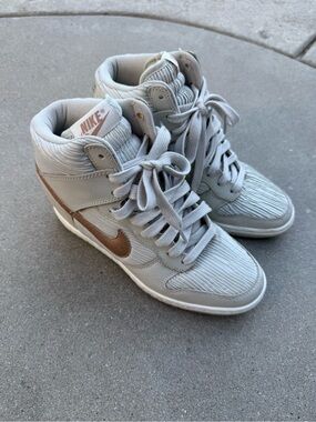 Nike Dunk Sky High Top Sneaker Light Bone/Metallic Red Bronze 528899-013 | 7.5